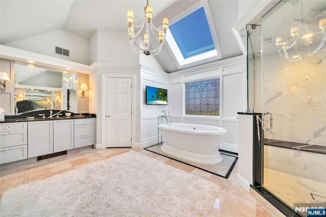 837 Apple Ridge Road, Franklin Lakes, NJ 07417