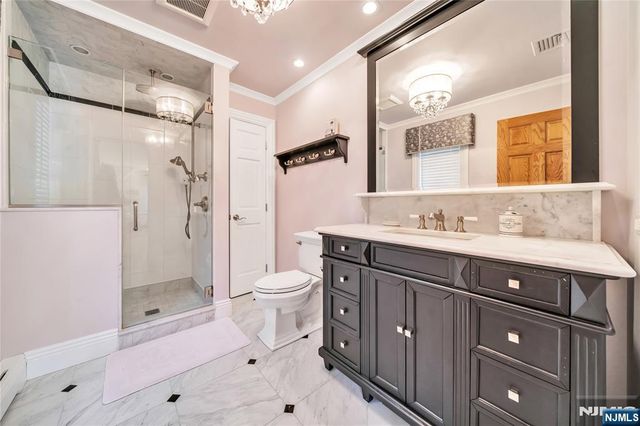 837 Apple Ridge Road, Franklin Lakes, NJ 07417