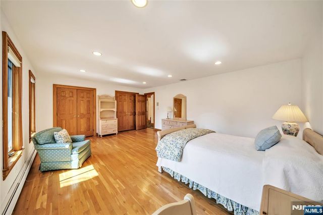 837 Apple Ridge Road, Franklin Lakes, NJ 07417