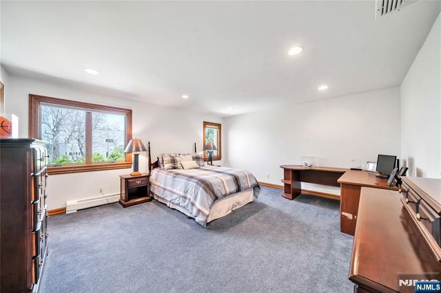 837 Apple Ridge Road, Franklin Lakes, NJ 07417