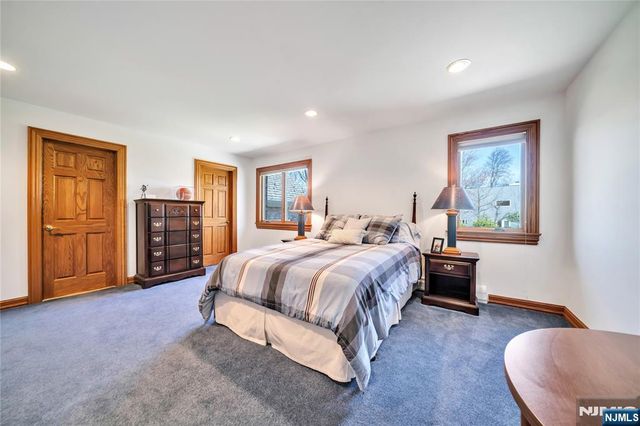 837 Apple Ridge Road, Franklin Lakes, NJ 07417