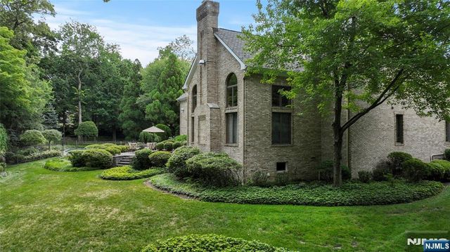 837 Apple Ridge Road, Franklin Lakes, NJ 07417