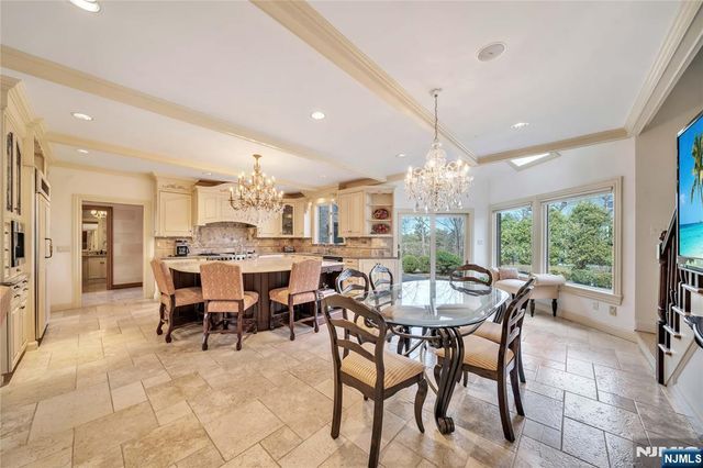 837 Apple Ridge Road, Franklin Lakes, NJ 07417