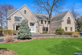 837 Apple Ridge Road, Franklin Lakes, NJ 07417