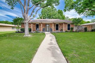 2118 Butterfield Trail, Grand Prairie, TX 75052
