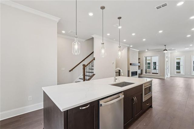 225 Midnight Oak Run 7, Alpharetta, GA 30009