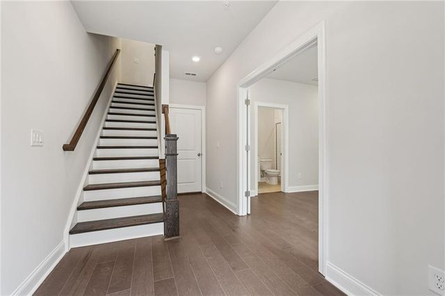 225 Midnight Oak Run 7, Alpharetta, GA 30009