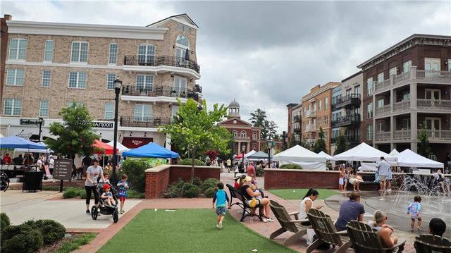 225 Midnight Oak Run 7, Alpharetta, GA 30009