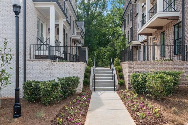 225 Midnight Oak Run 7, Alpharetta, GA 30009