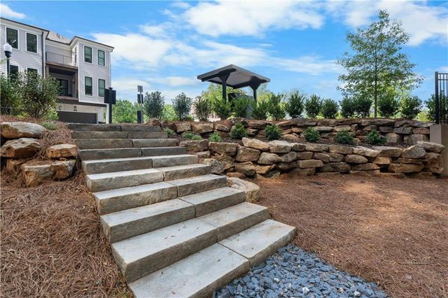225 Midnight Oak Run 7, Alpharetta, GA 30009