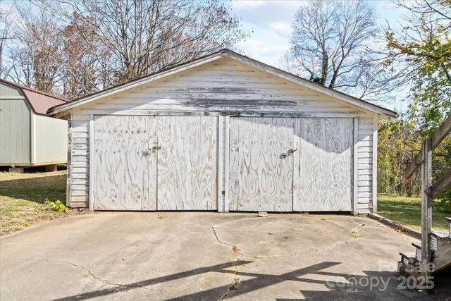 412 Wilson Street NW, Lenoir, NC 28645