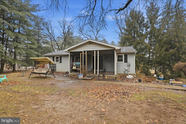 15 CATALINA DR, Mount Wolf, PA 17347