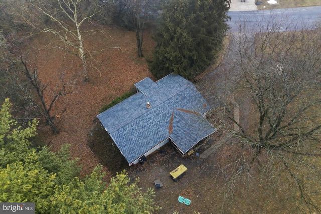 15 CATALINA DR, Mount Wolf, PA 17347