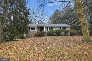 15 CATALINA DR, Mount Wolf, PA 17347