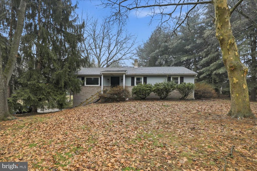 15 CATALINA DR, Mount Wolf, PA 17347