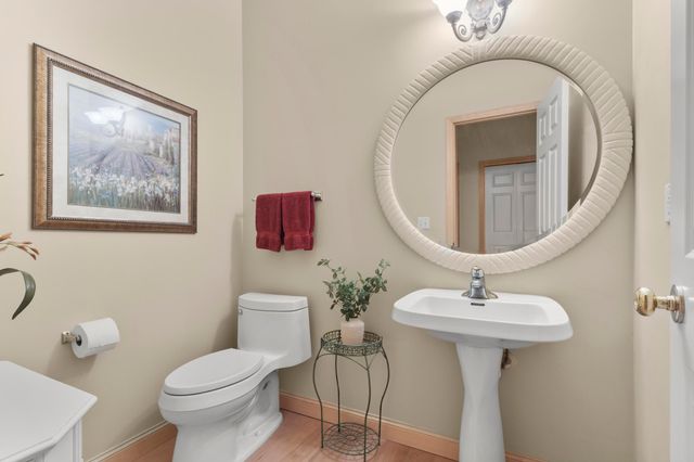 1530 Zarthan Avenue S 302, Saint Louis Park, MN 55416