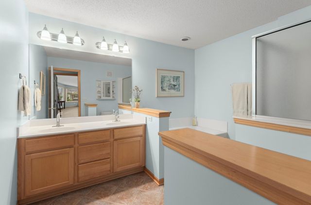 1530 Zarthan Avenue S 302, Saint Louis Park, MN 55416