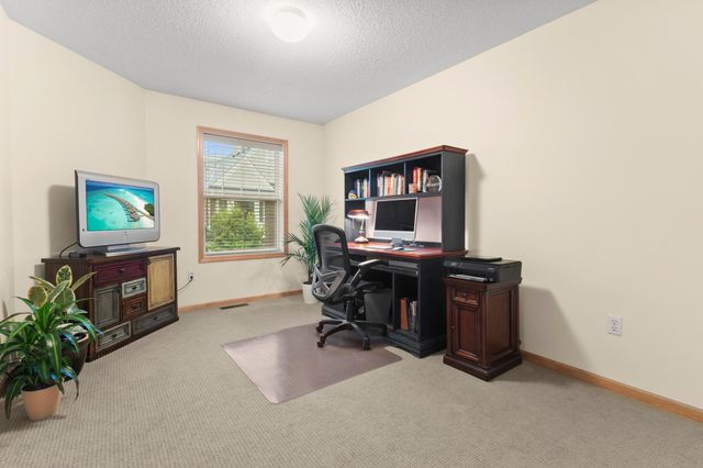 1530 Zarthan Avenue S 302, Saint Louis Park, MN 55416