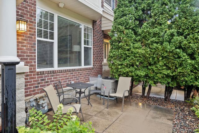 1530 Zarthan Avenue S 302, Saint Louis Park, MN 55416