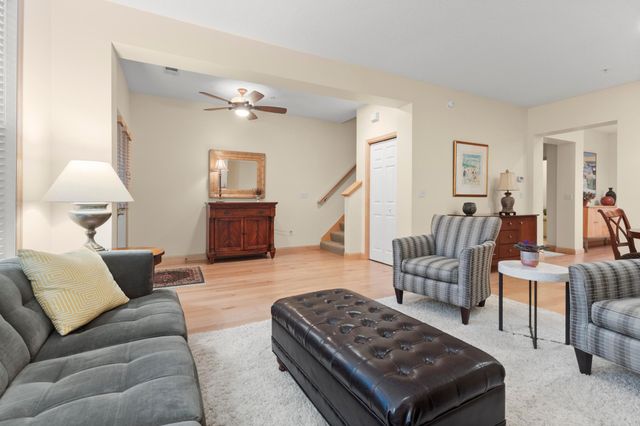 1530 Zarthan Avenue S 302, Saint Louis Park, MN 55416