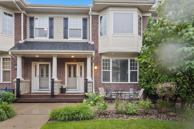 1530 Zarthan Avenue S 302, Saint Louis Park, MN 55416