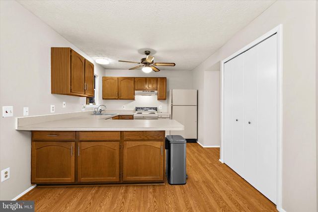 7931 WOODED GLEN CT, Pasadena, MD 21122