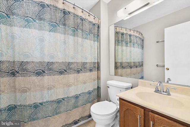 7931 WOODED GLEN CT, Pasadena, MD 21122