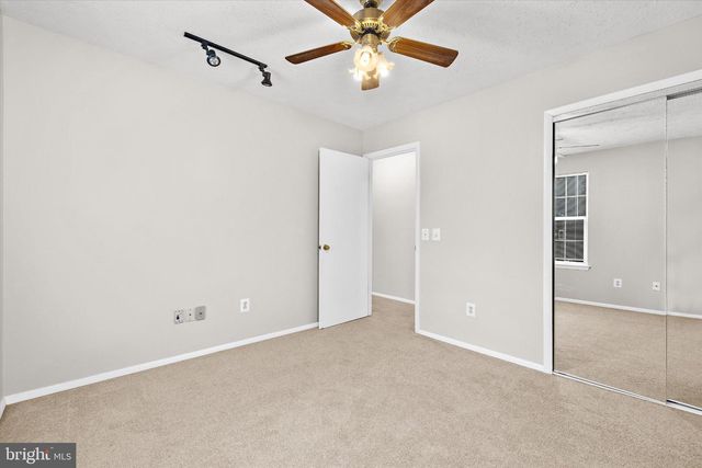 7931 WOODED GLEN CT, Pasadena, MD 21122