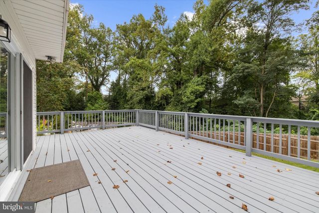 7931 WOODED GLEN CT, Pasadena, MD 21122
