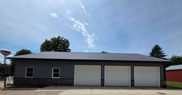 712 E Main Street, New Hampton, IA 50659