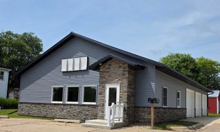 712 E Main Street, New Hampton, IA 50659