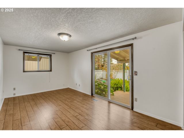 31514 S BEAR MEADOW Ct, Molalla, OR 97038