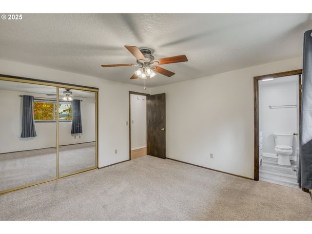 31514 S BEAR MEADOW Ct, Molalla, OR 97038