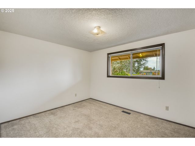 31514 S BEAR MEADOW Ct, Molalla, OR 97038