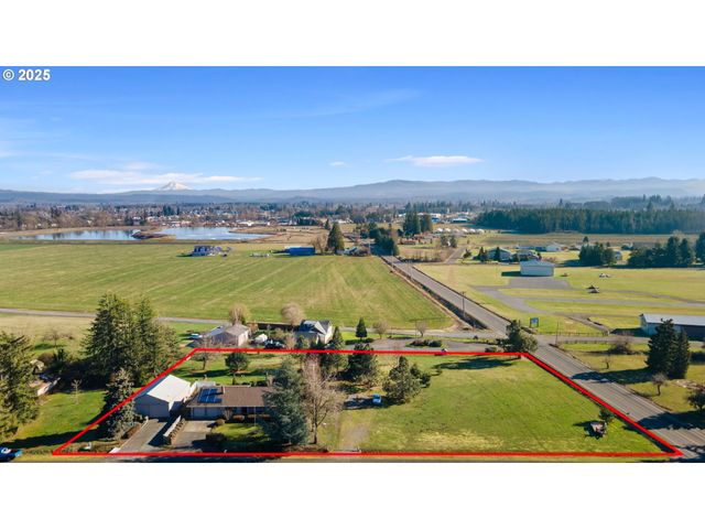 31514 S BEAR MEADOW Ct, Molalla, OR 97038