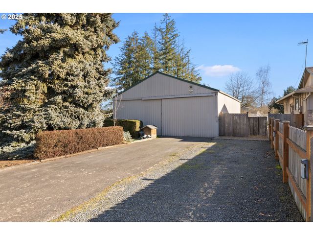 31514 S BEAR MEADOW Ct, Molalla, OR 97038