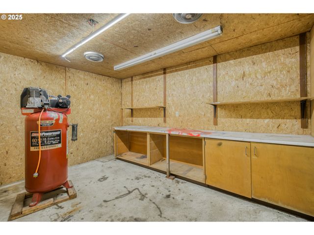 31514 S BEAR MEADOW Ct, Molalla, OR 97038