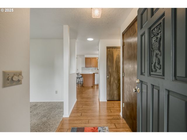 31514 S BEAR MEADOW Ct, Molalla, OR 97038