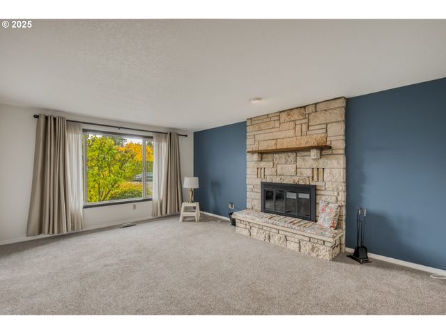 31514 S BEAR MEADOW Ct, Molalla, OR 97038