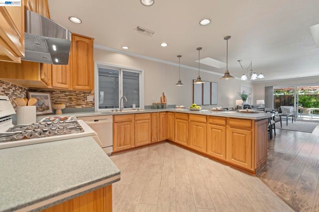 635 Teal Ct, Livermore, CA 94551