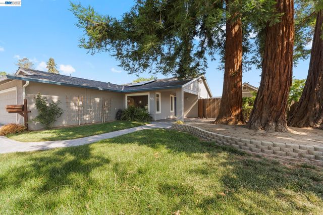 635 Teal Ct, Livermore, CA 94551