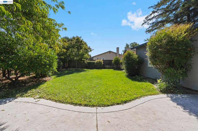 635 Teal Ct, Livermore, CA 94551