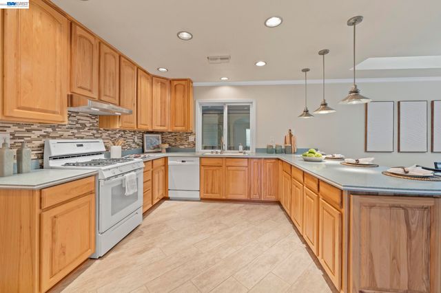 635 Teal Ct, Livermore, CA 94551