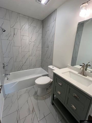 2909 S 160 Plaza, Omaha, NE 68130