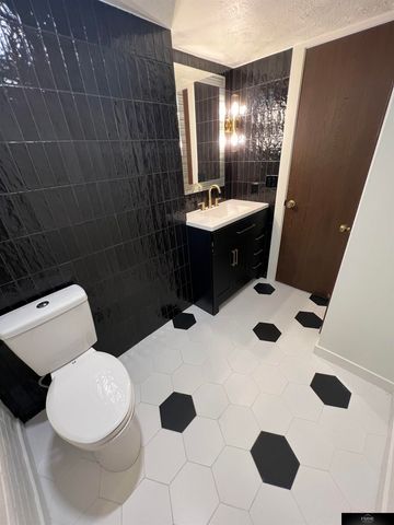 2909 S 160 Plaza, Omaha, NE 68130