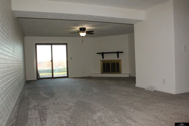 2909 S 160 Plaza, Omaha, NE 68130