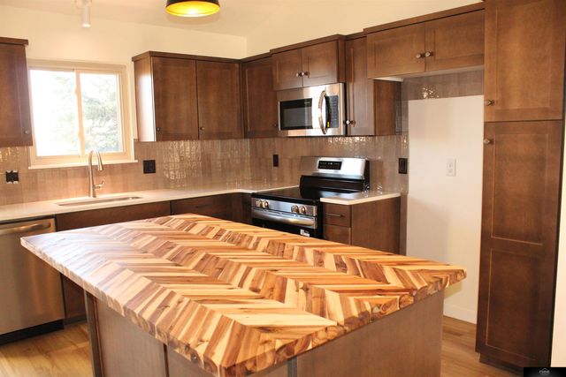 2909 S 160 Plaza, Omaha, NE 68130