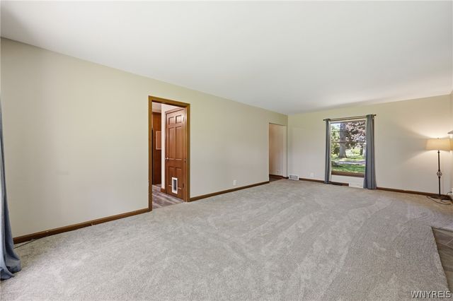 3605 Bonnie Lane, Hamburg, NY 14075