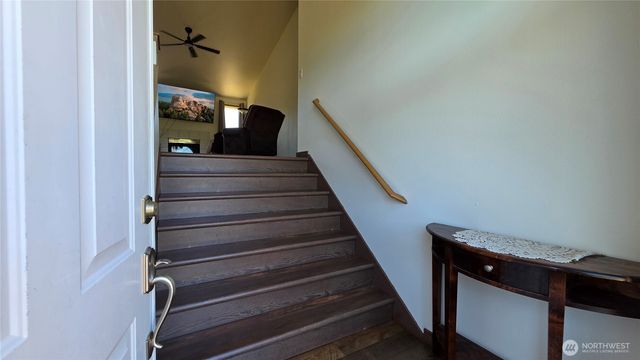 128 Berggren Road N, Eatonville, WA 98328