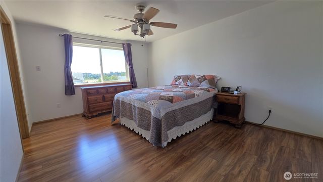 128 Berggren Road N, Eatonville, WA 98328